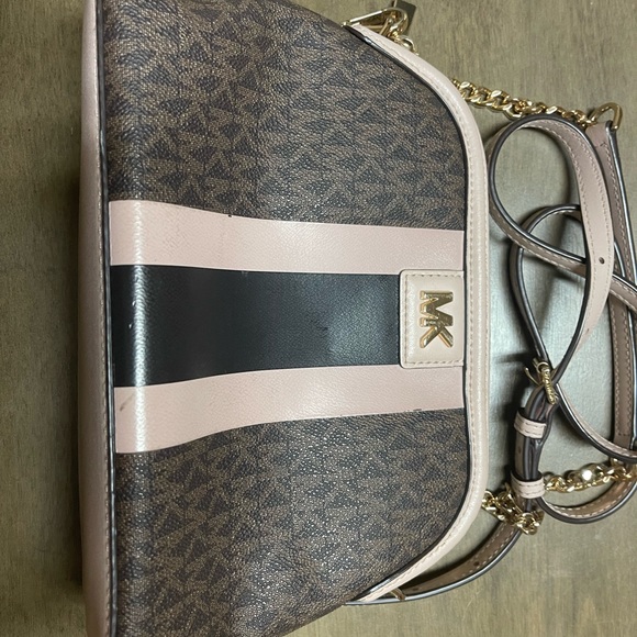 Michael Kors Handbags - Michael Kors small crossbody